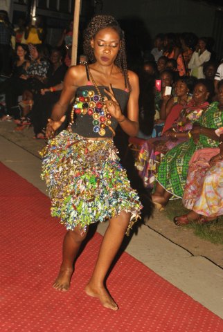 Tenue de dense